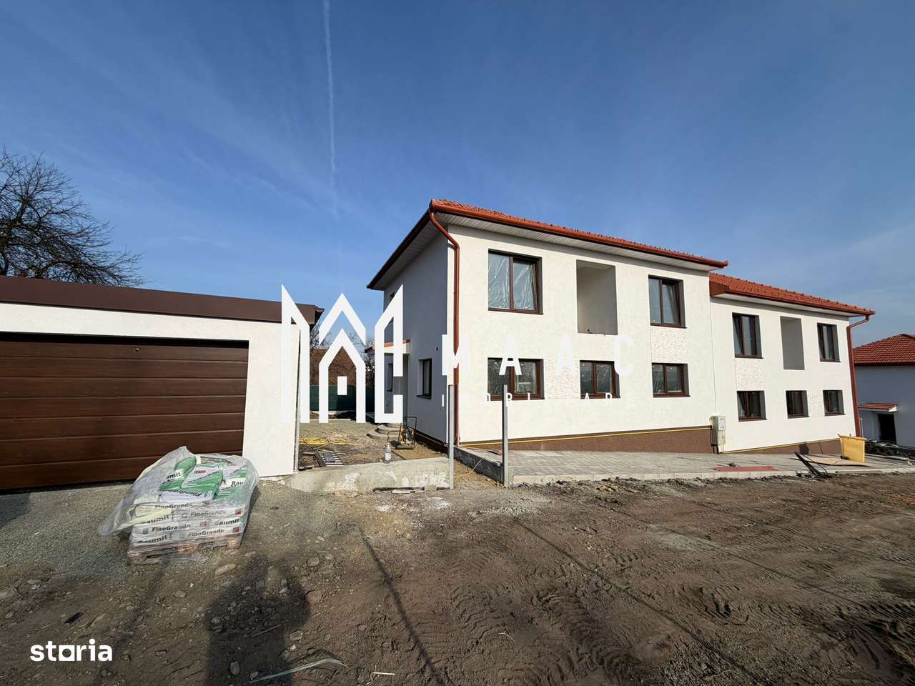 Casă Tip Duplex | 4 Camere | 2 Balcoane | Terasă | Șura Mică-0