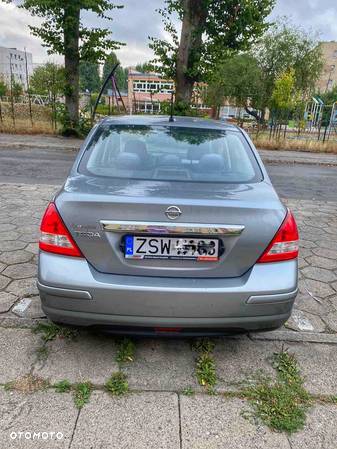 Nissan Tiida 1.8 Tekna - 8