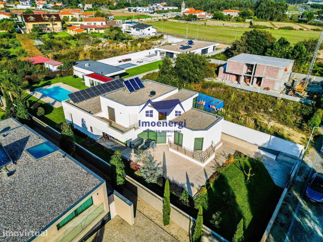 Excelente Moradia T4 de Luxo – 4 Frentes - Argivai-36