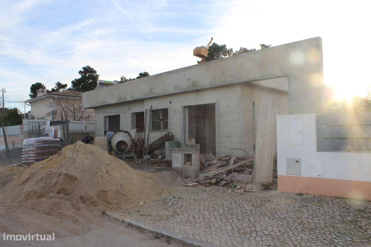 Moradia isolada com piscina e garagem em Azeitão - Grande imagem: 4/10