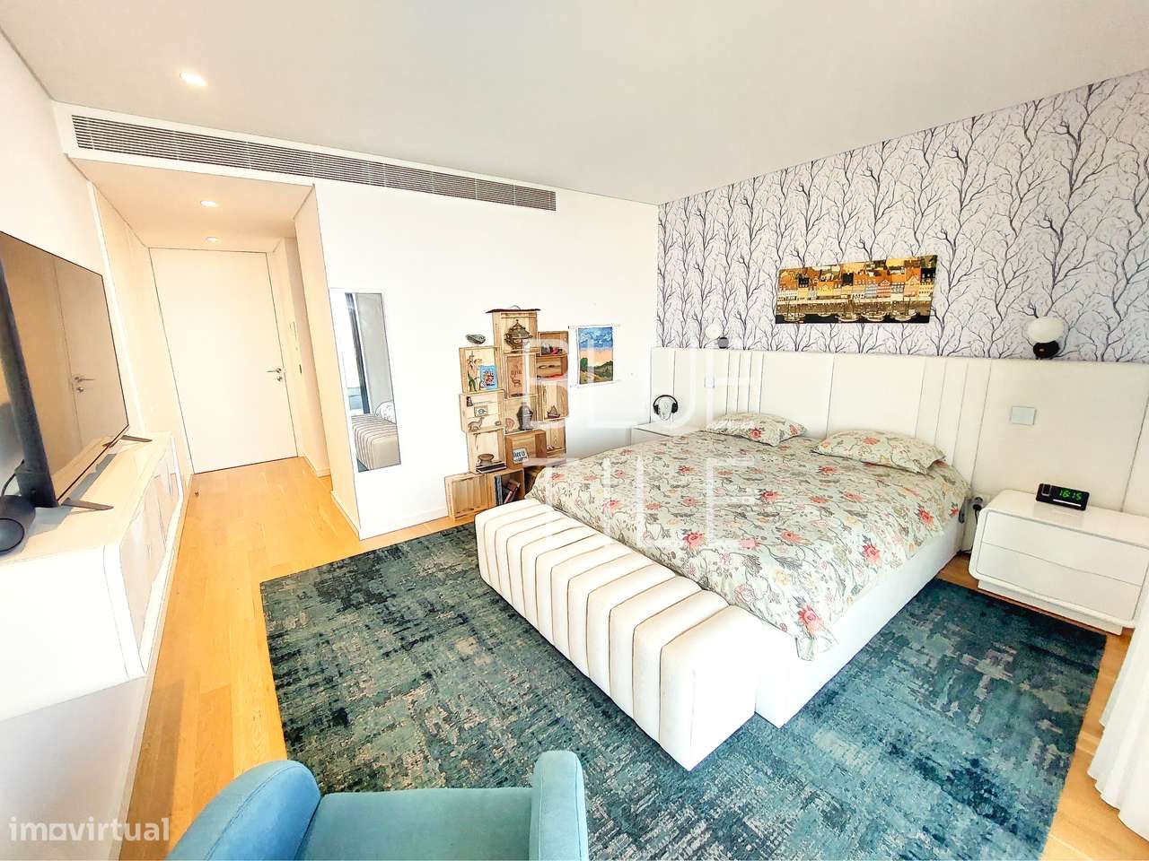 Apartamento T3 – último piso, garagem fechada, primeira linha de praia-25