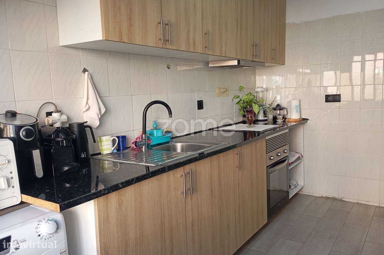 Apartamento T2 renovado no Barreiro-0