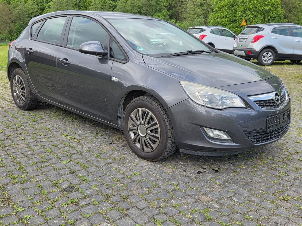 Opel Astra J (2009-2019) 1.6 T Enjoy 2010