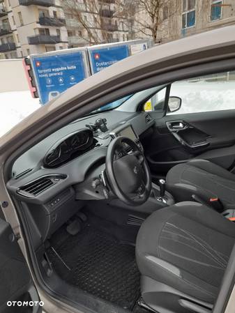 Peugeot 208 1.4 e-HDi Active STT - 6