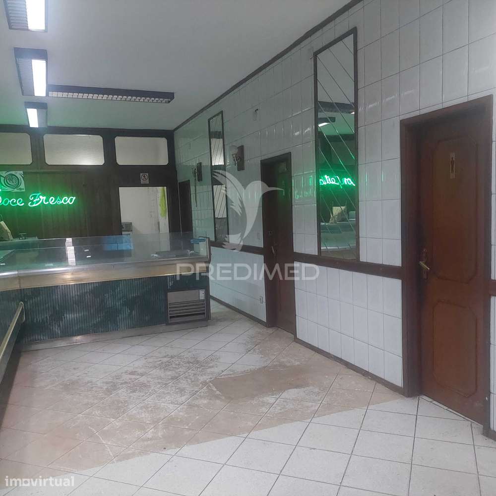 Trespasse - Loja 150 m² - Rua do Heroísmo - Porto-5