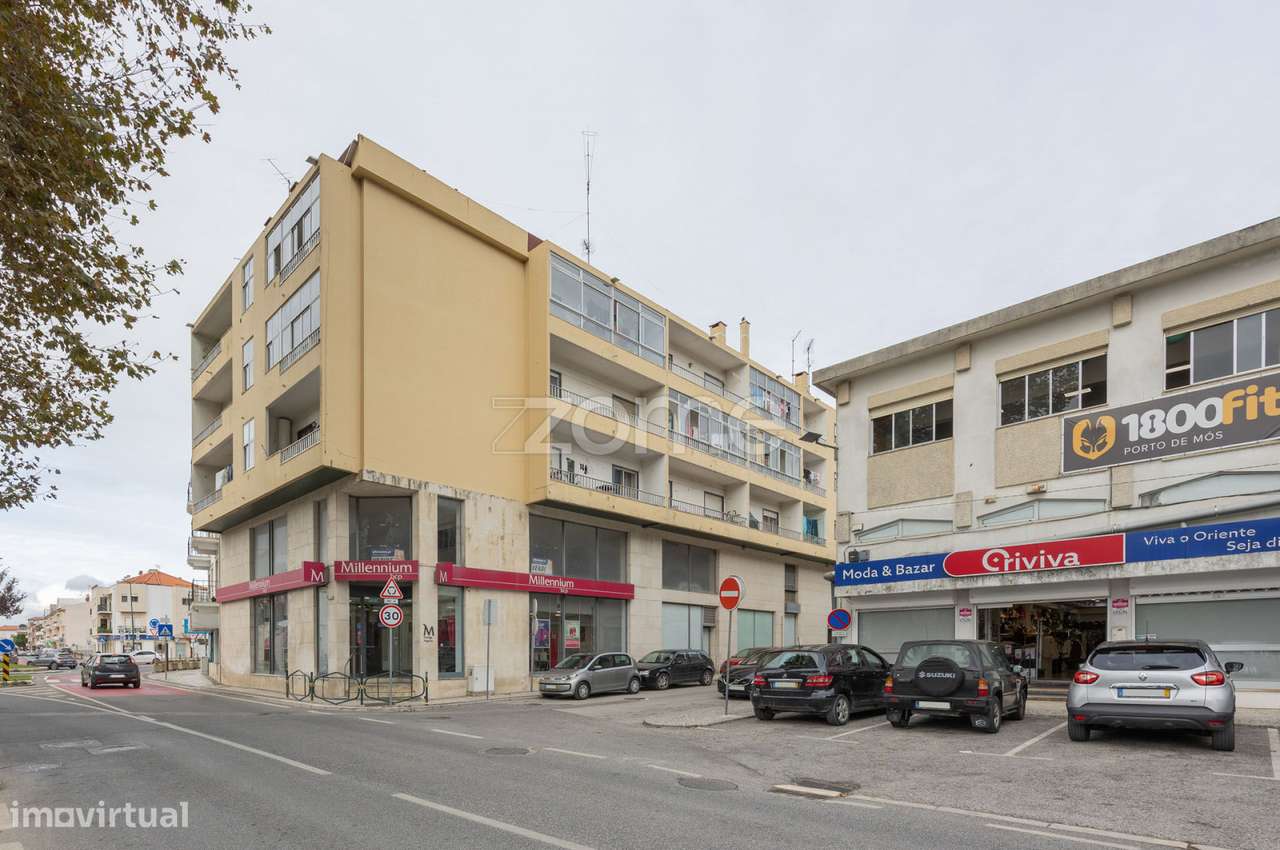 Apartamento T2 no Centro de Porto de Mós-27