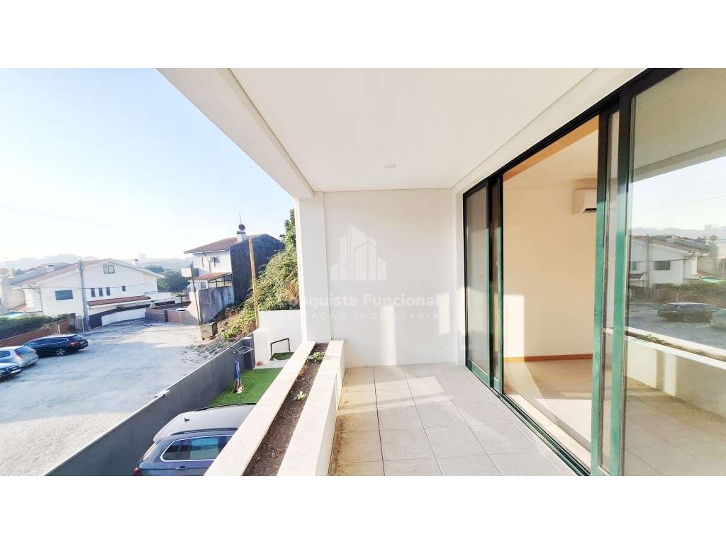 Moradia T4+2 | Valbom| Terraço e Churrasqueira-5