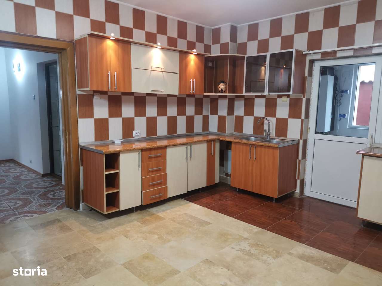 Casa 10 camere, teren 2.000 mp, Stefanesti -Iatsa - Imagine principală: 4/20