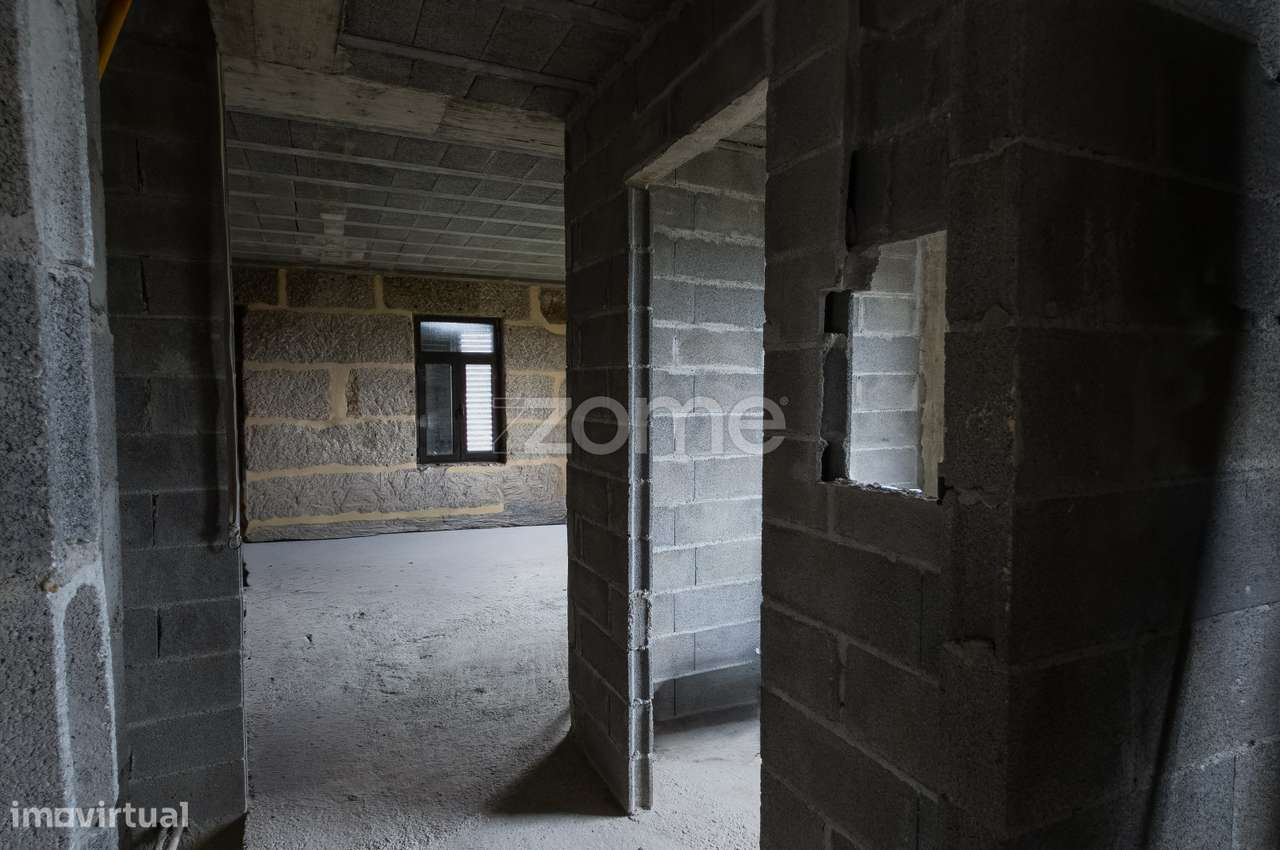 Moradia T5 em fase final de construção em Fornos de Algodres-9