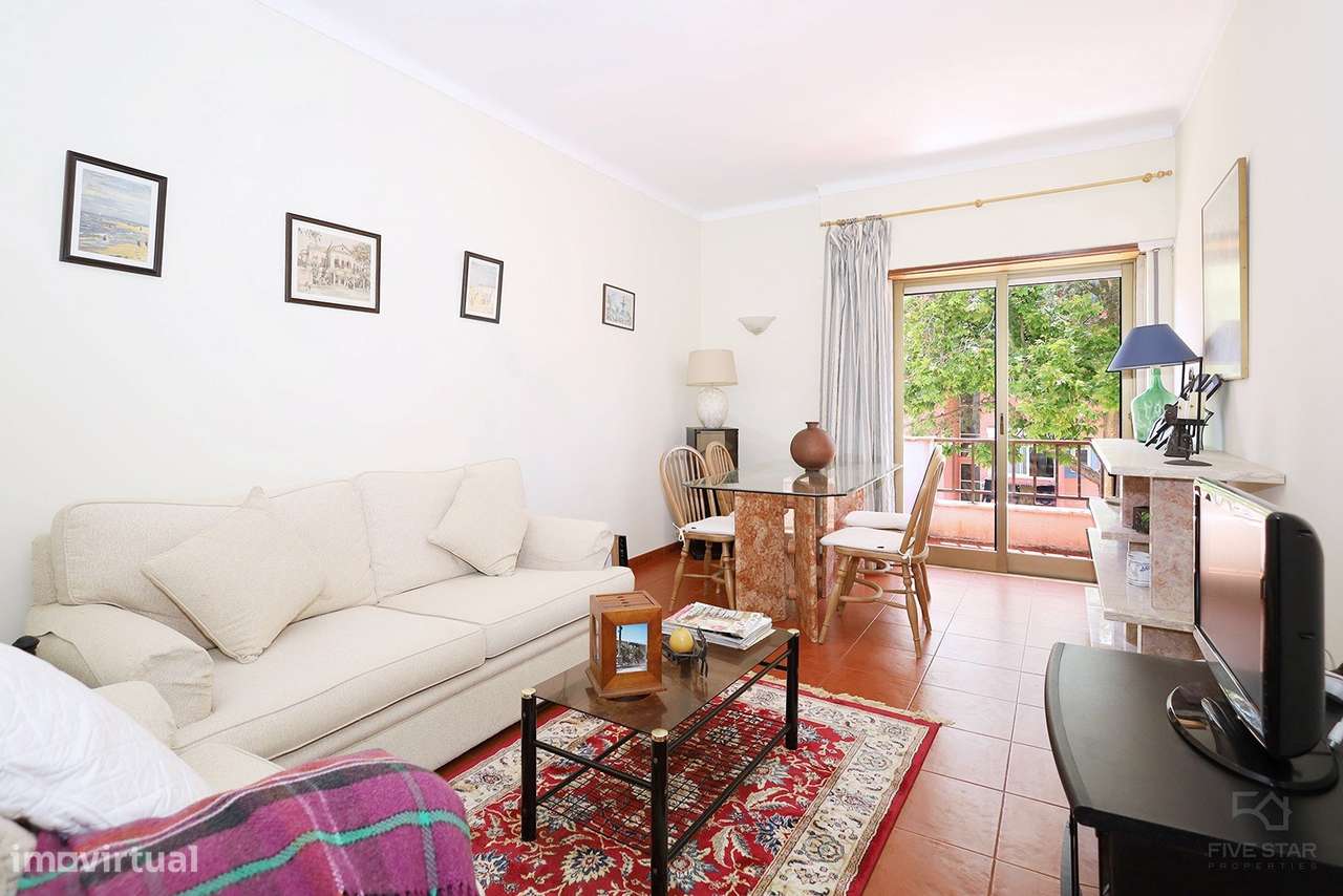 T2 - Apartamento com Varanda - Alapraia – Estoril-6