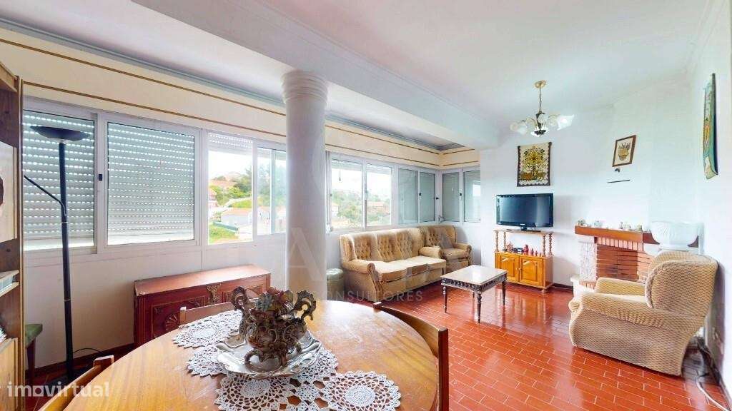 ✨ T2 com Entrada Independente e Espaço Exterior em Porto Salvo-6