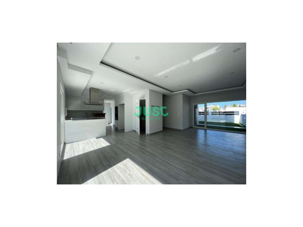 Moradia, térrea, T4 com piscina em Fernão Ferro.-3