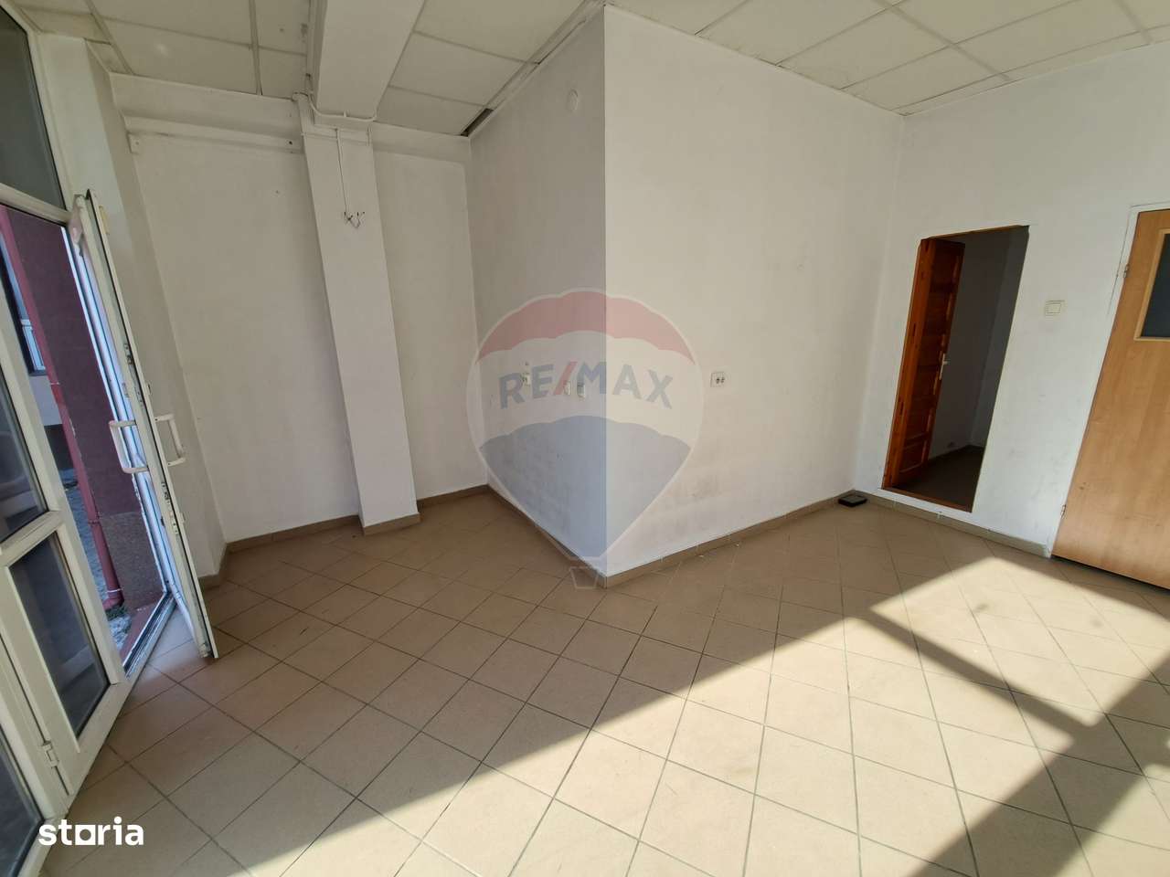 Spațiu comercial de închiriat în zona 1 Mai - Imagine principală: 1/15