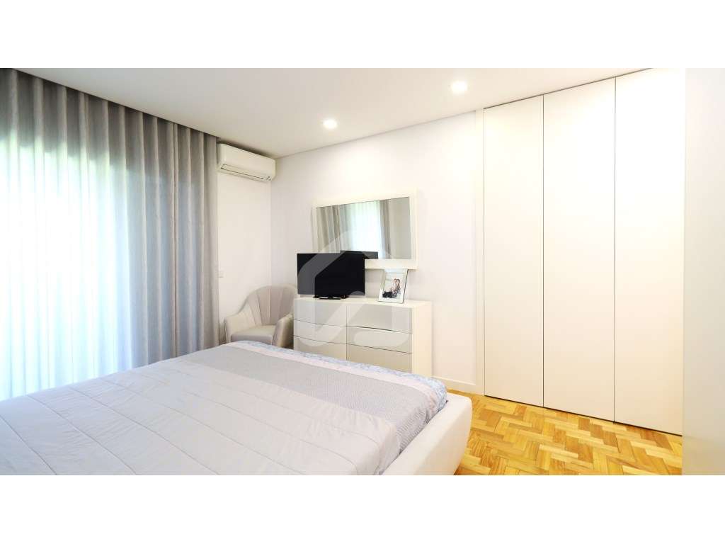 Moradia individual T4+1 com piscina, em Esmeriz-22