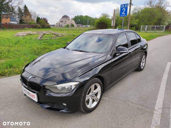 BMW Seria 3 328i Touring xDrive - 1