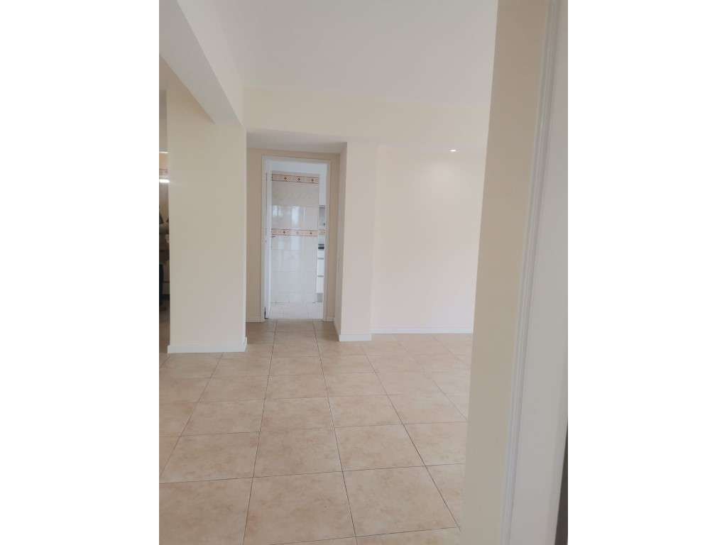 APARTAMENTO T2 PARA VENDA EM TAPADA DAS MERCÊS-12