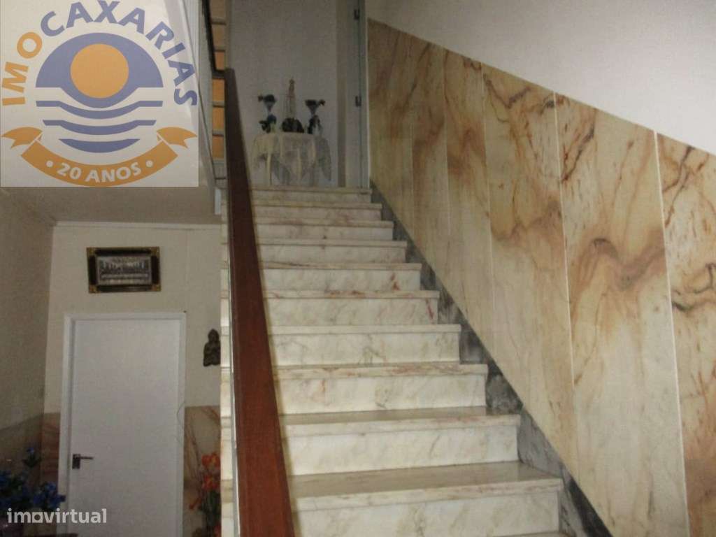 Moradia Bi-Familiar com Elevado Potencial de Construção-6