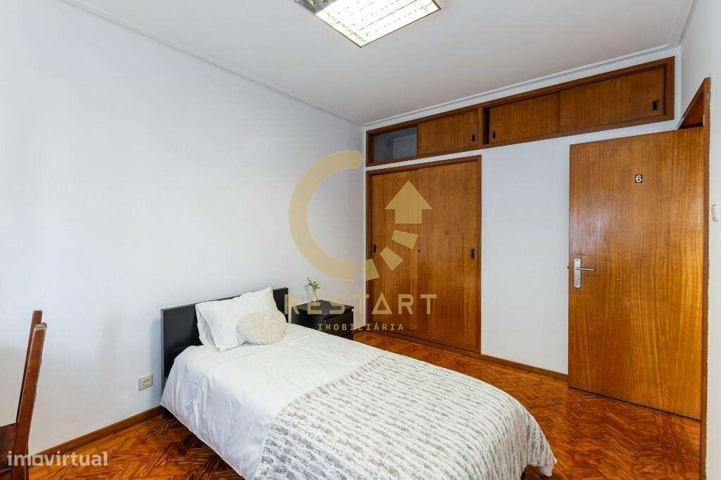 Moradia T11 Remodelada – Venda com Rendimento Garantido – Santa Luzia,-49