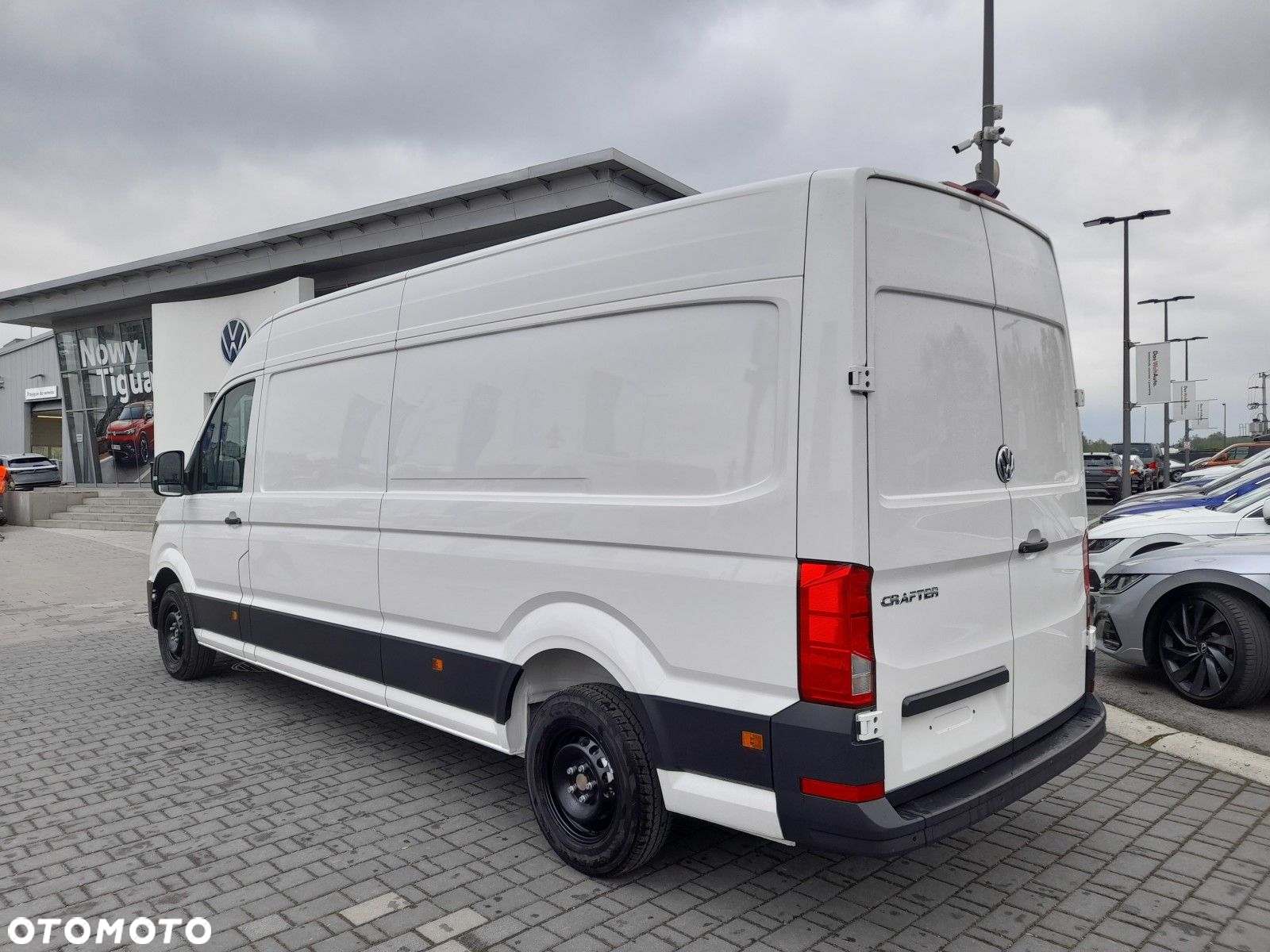 Volkswagen Crafter 35 2.0 TDI L4H3 4490 177KM AUTOMAT - 3