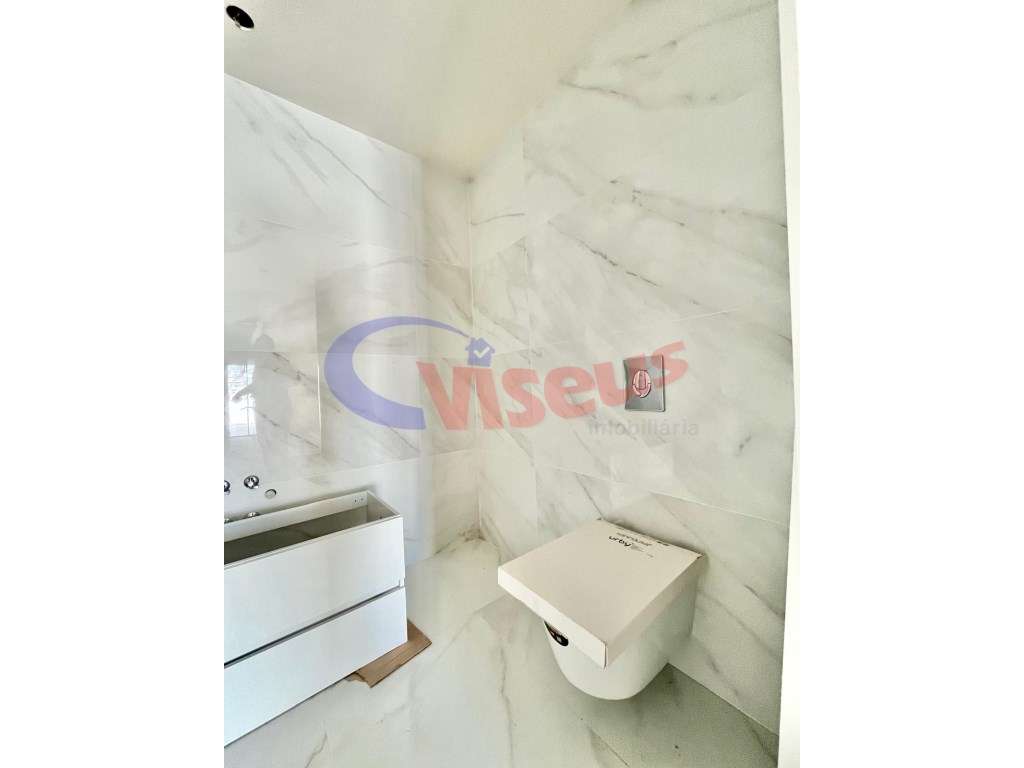 Apartamento T3 Penthouse Coimbrões-18