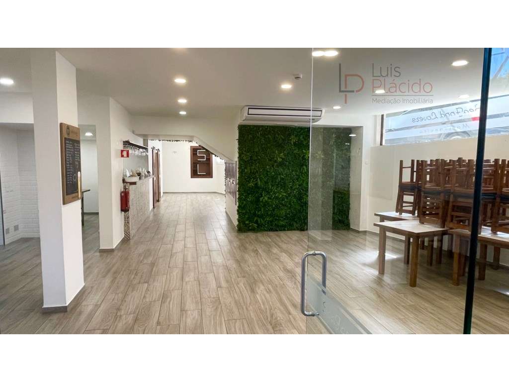 Restaurante no centro da cidade de Sines - Grande imagem: 3/20