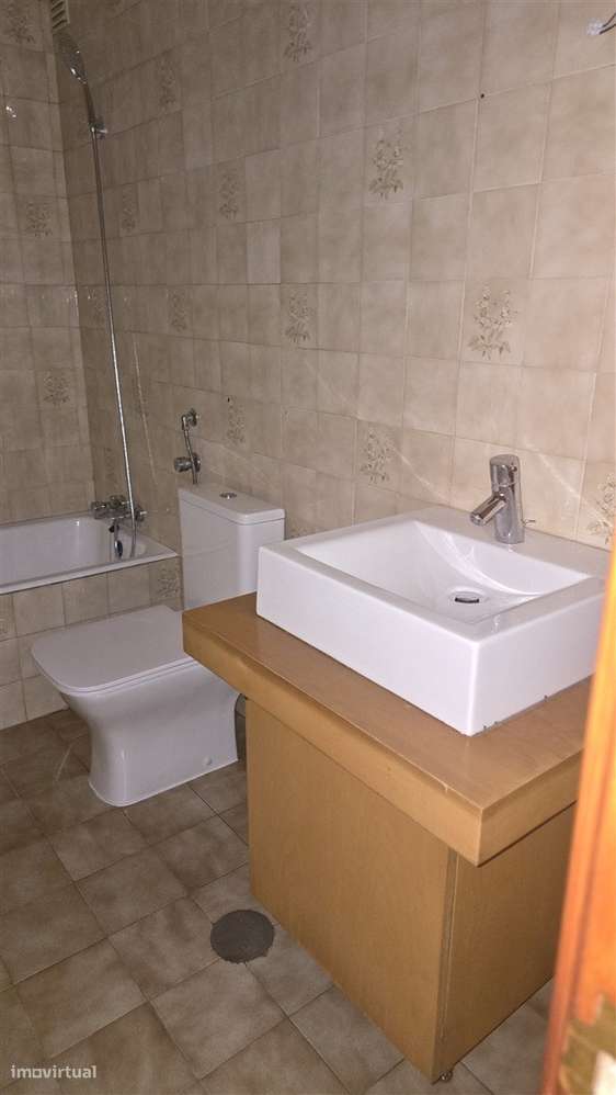 APARTAMENTO T3 NO CENTRO DA PÓVOA DE VARZIM-10