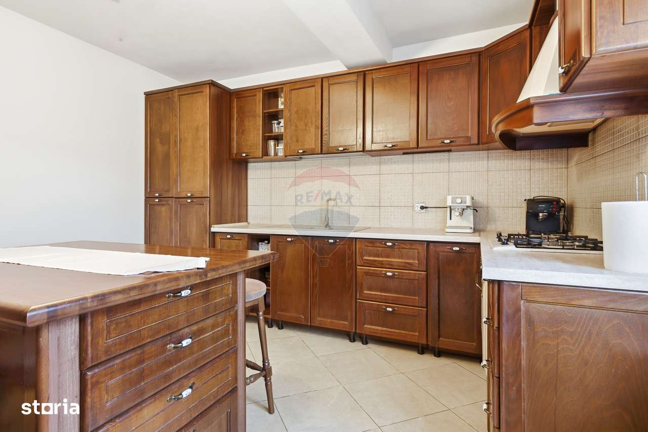 Casă/Vilă de Vânzare cu 5 camere,  Teren 757mp - Iasi - Hlincea-5