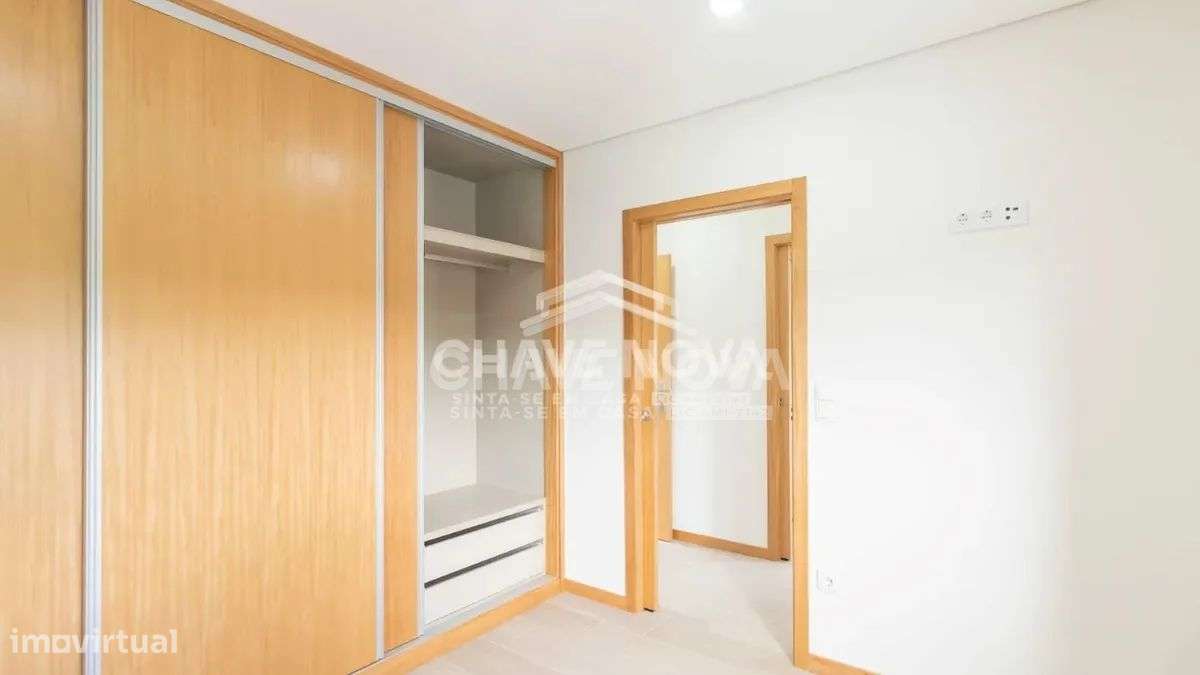 Moradia Bi-familiar Arrifana S. M. da Feira - Grande imagem: 4/28