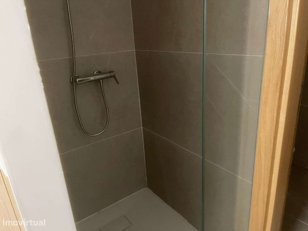 Arrenda-se T0 junto ao Marquês - Grande imagem: 5/13