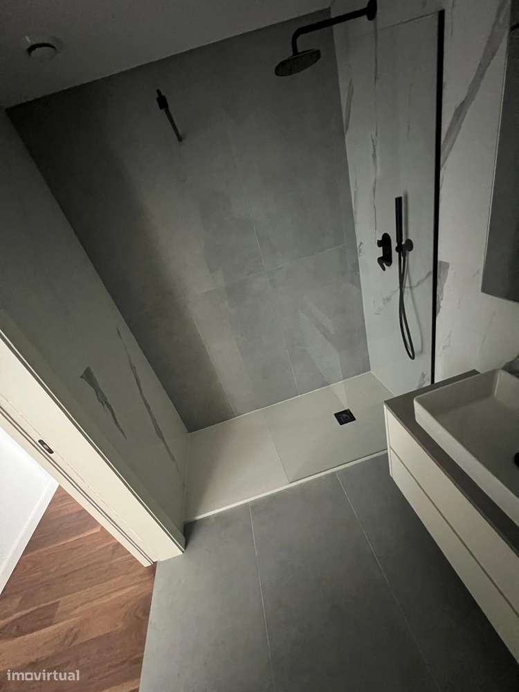 T 3 Novo V. N. Gaia  Av . República  Metro João de Deus Pronto Habitar-40