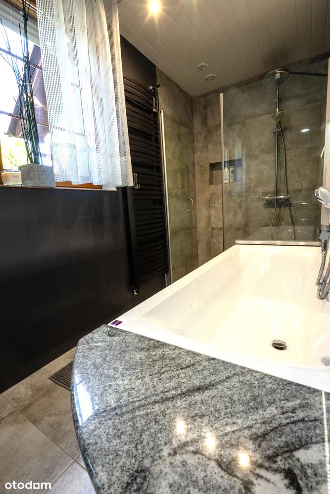 Dom z fotowoltaiką i pięknym ogrodem | 210 m² | widok na góry-18