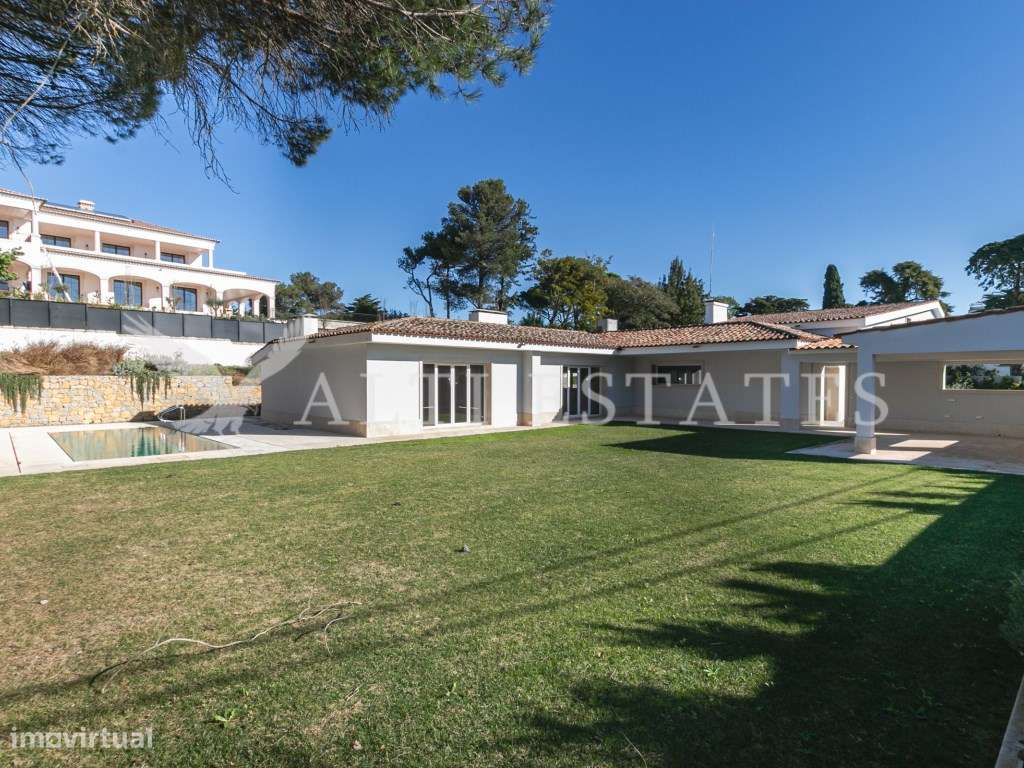 Deslumbrante moradia em zona nobre do Estoril-7