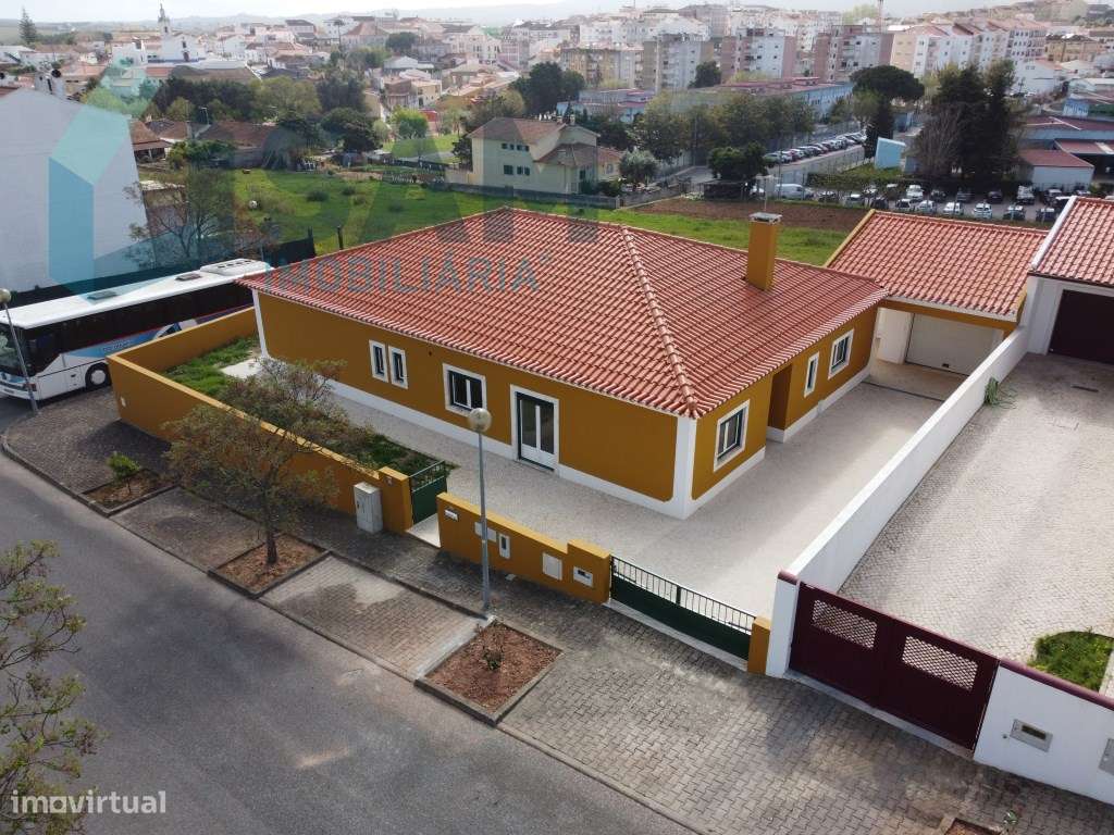 Moradia térrea T4, localizada em Cadaval - Grande imagem: 4/27