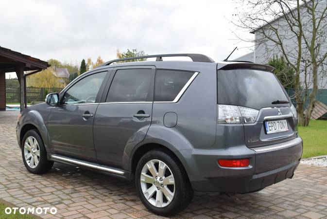 Mitsubishi Outlander - 3