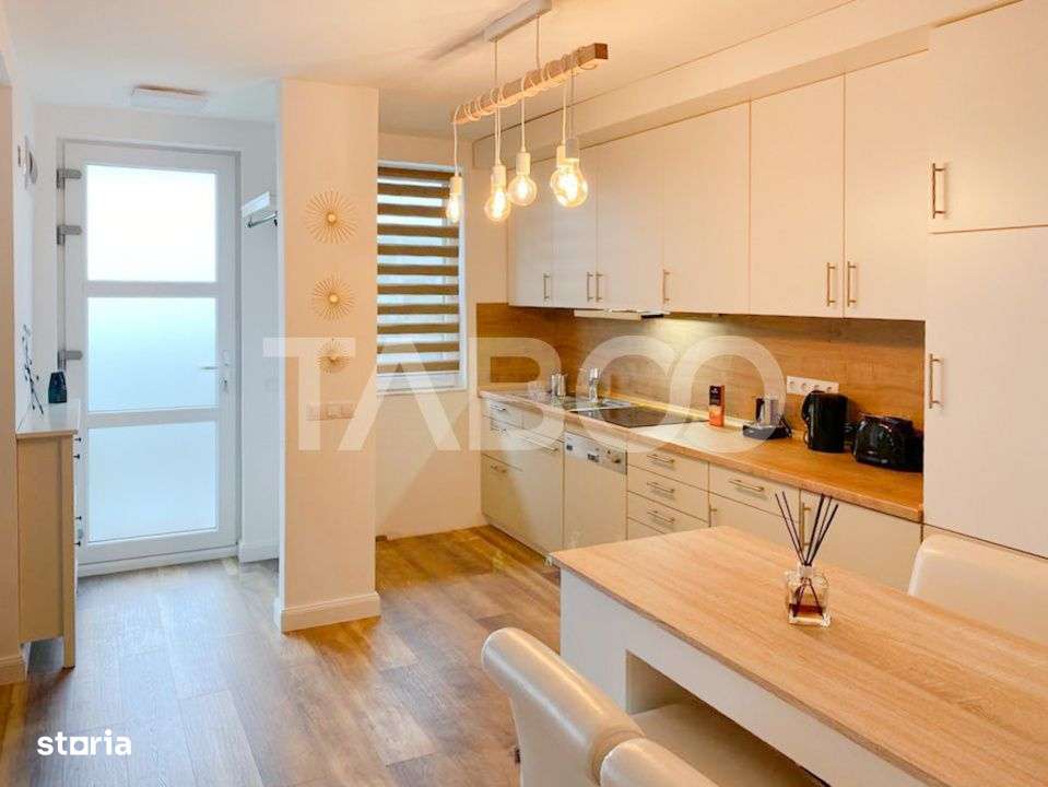 Casa cu 4 camere si vedere panoramica chiar la intrare In Cristian - Imagine principală: 4/13