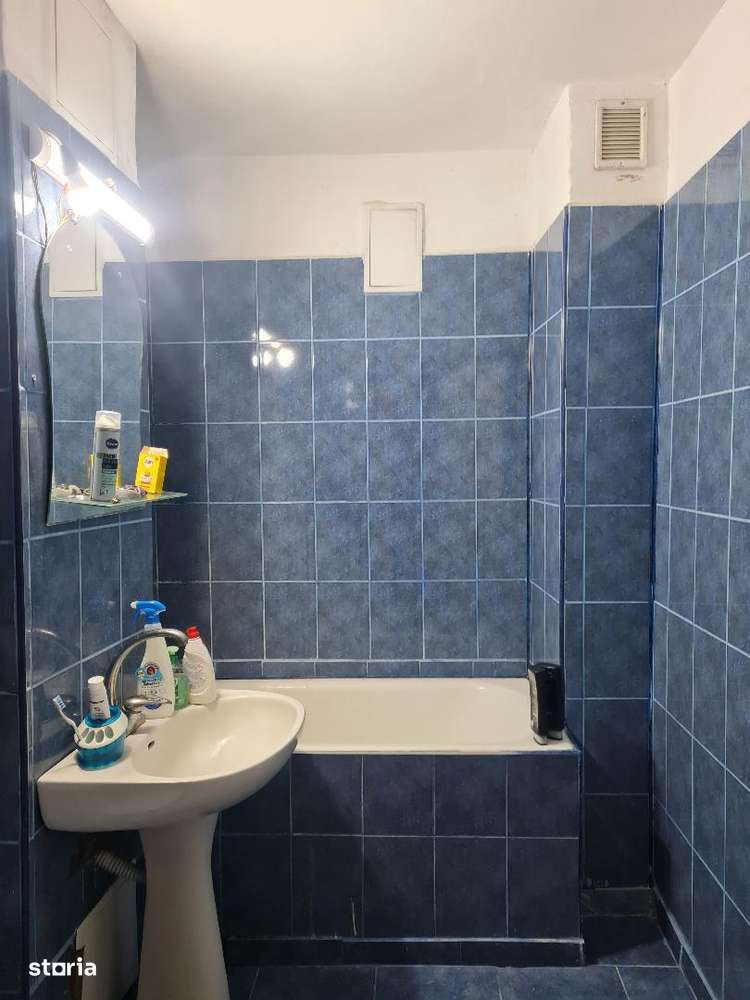 Apartament  trei  camere   decomandat  Gavana 3-5