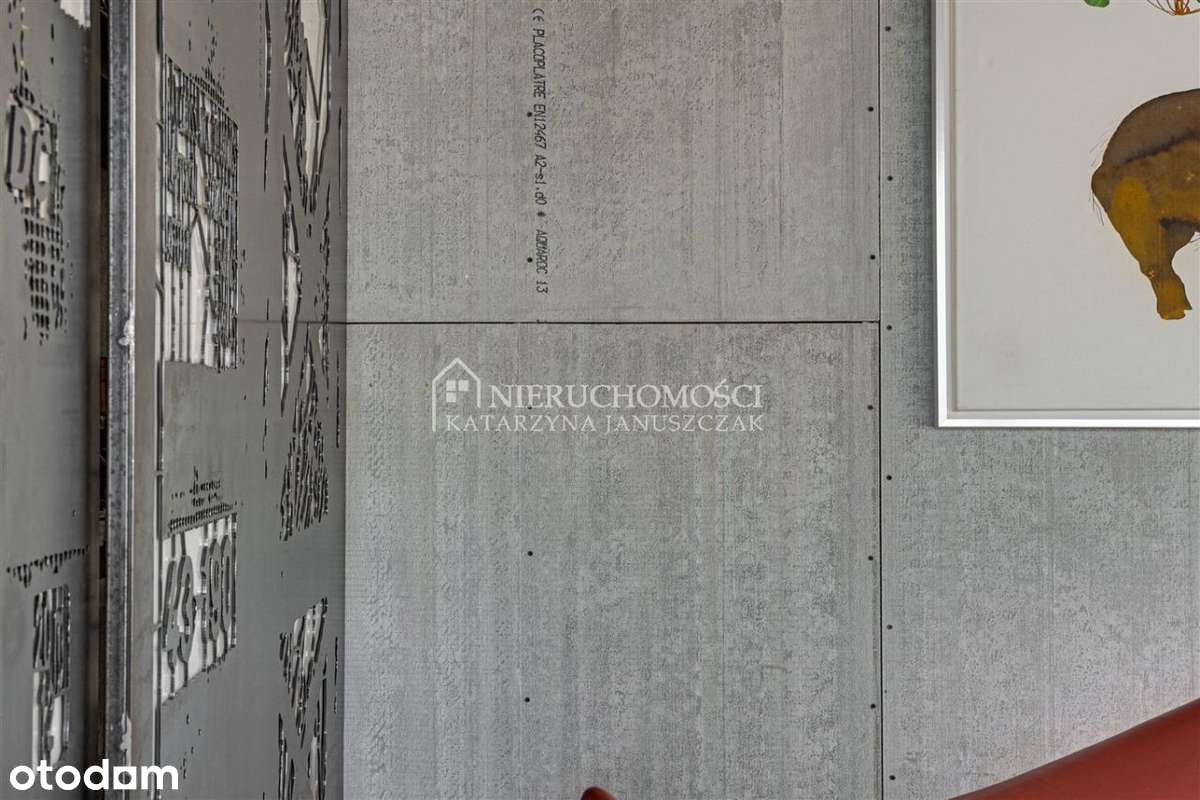 Biurowiec W Świetnej Lokalizacji-14