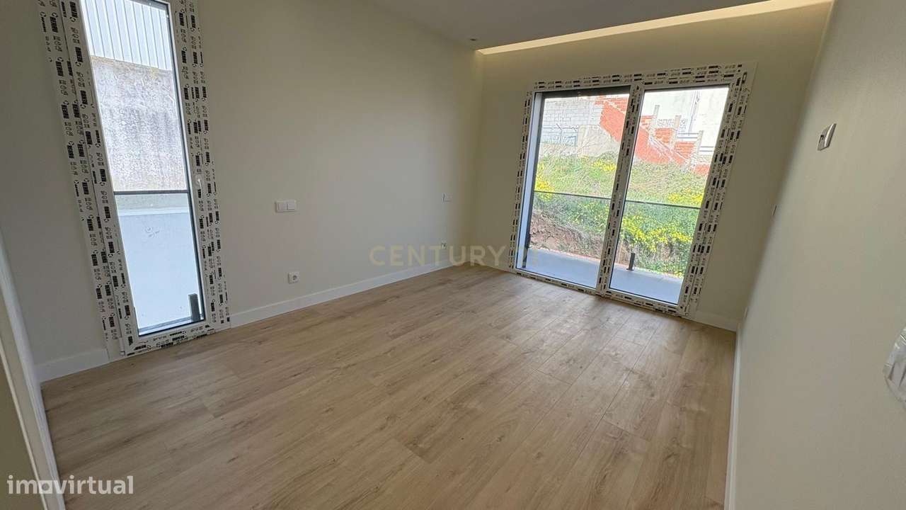 Moradia independente à venda em Famões, Odivelas-49