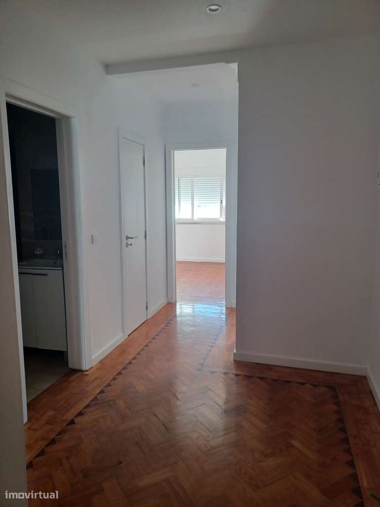 Apartamento T2 Almirante Reis - Grande imagem: 3/14