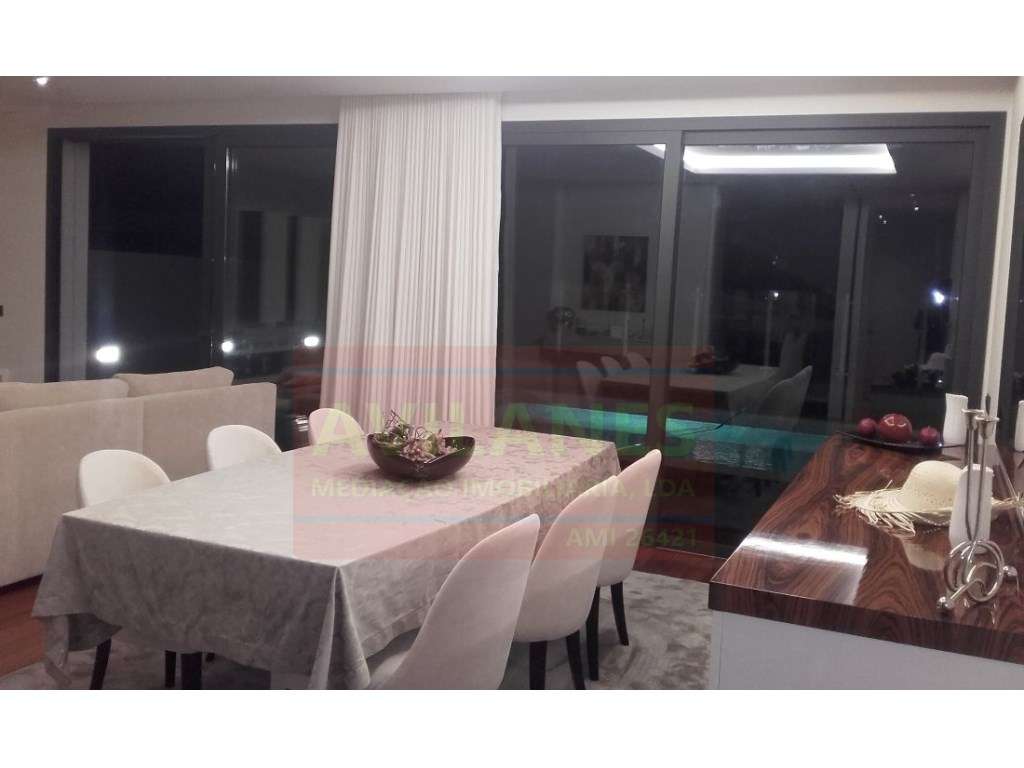 MOR C/ PISCINA - LOBÃO-0