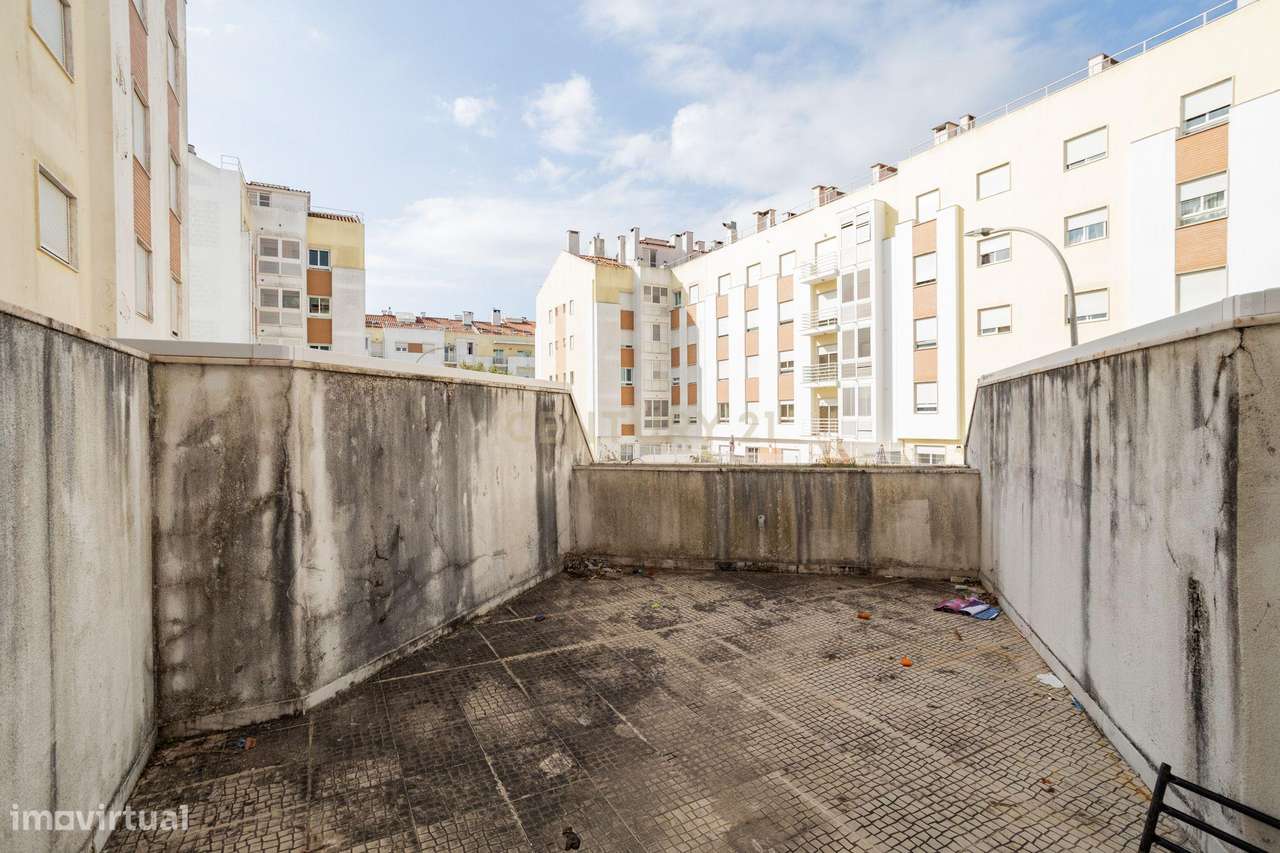 Loja para Venda | Urbanização das Brancas | Amadora-18
