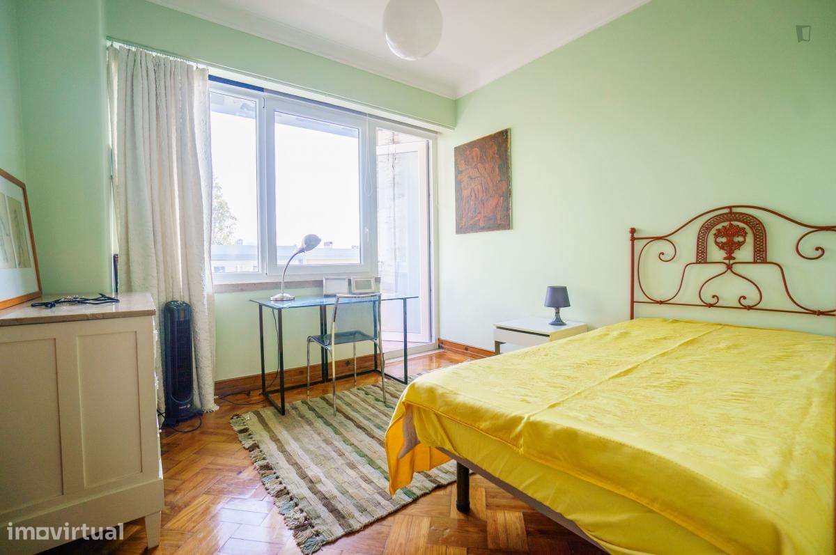 Quarto - localizado em Roma-Areeiro Lisbon - Grande imagem: 4/10