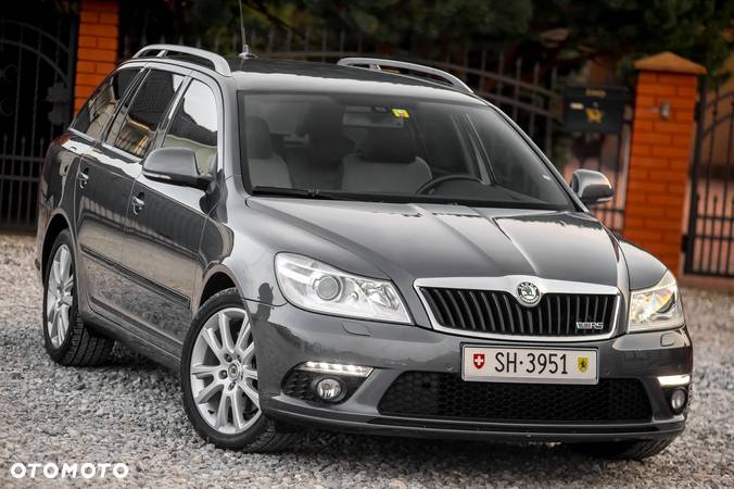 Skoda Octavia Combi 2.0 TSI DSG RS - 1