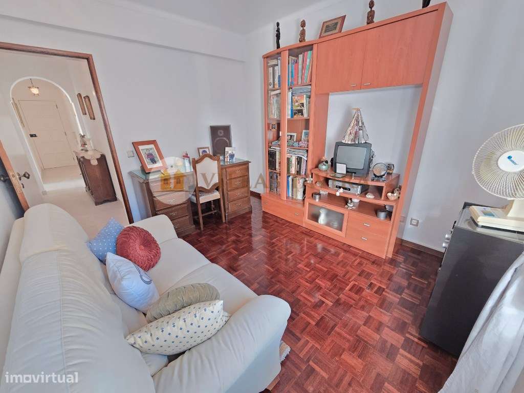 Apartamento T3 no centro de Portimão com vista Rio Arade e cave com...-35