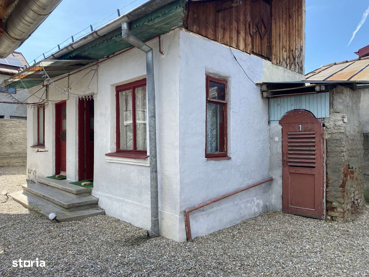 Vanzare casă cu potențial rezidențial și comercial în Pucioasa -441 mp-6