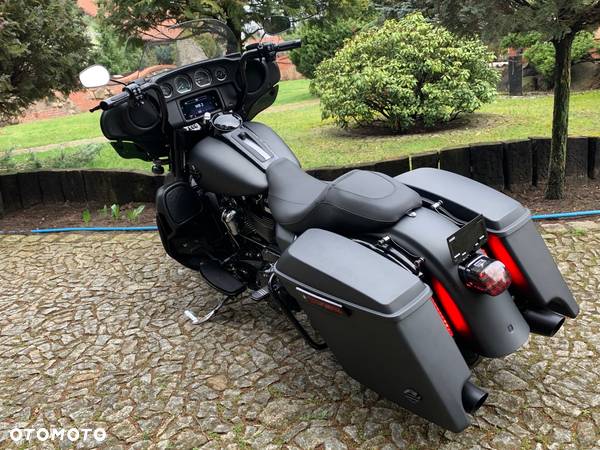 Harley-Davidson Touring Street Glide - 10