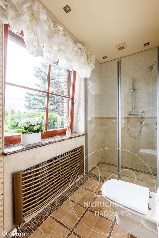 Stylowy dom z malowniczym ogrodem-4