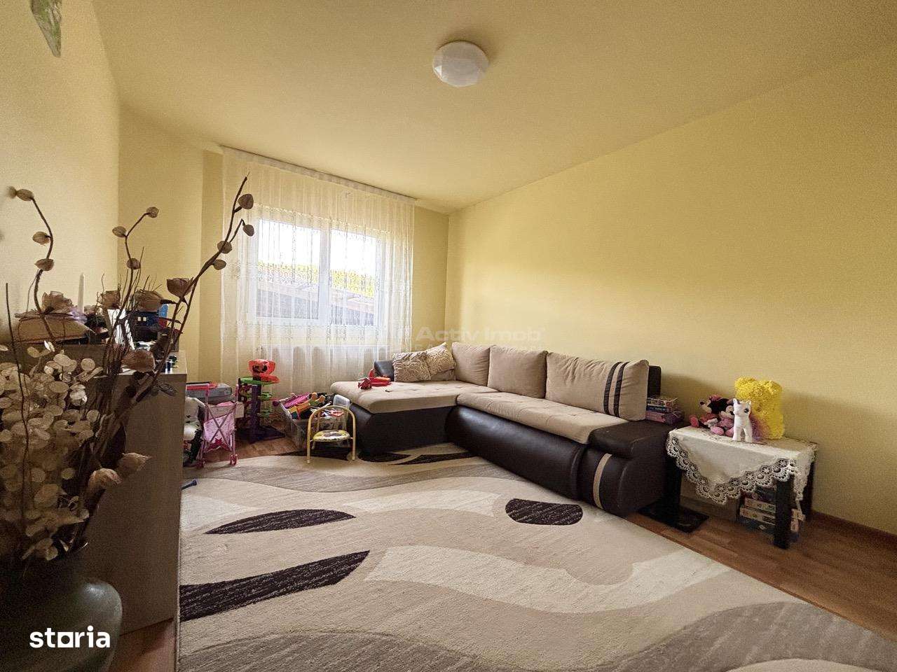 Casa - Vila - str. Piatra Craiului-6