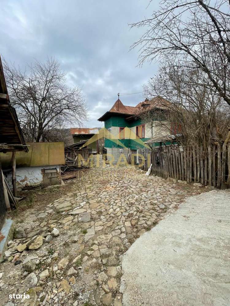 VANZARE CASA +TEREN - Imagine principală: 5/15