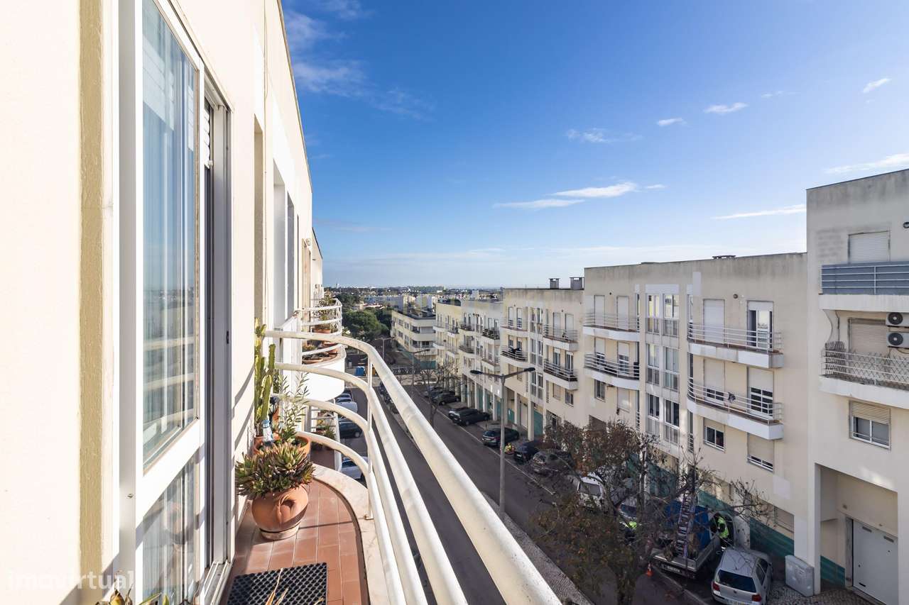 Excelente T3 Remodelado – 3º Andar (sem elevador) | 98 m² de área útil-11